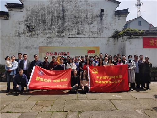 逃离天鹅森林