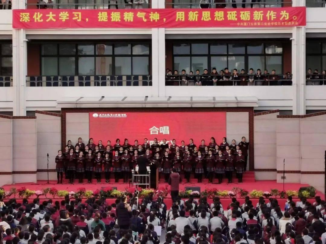 救援男孩与狗