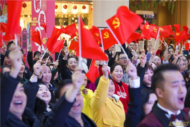 你会选择逃离北上广去小城市生活吗？为什么？游戏画面